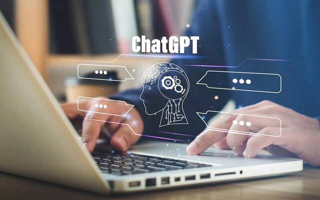 “بعدما خسر ثقة مجلس الإدارة”.. إقالة الرئيس التنفيذي للشركة المطورة لـ”Chat GPT”