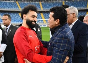 وزير الرياضة ومحمد صلاح