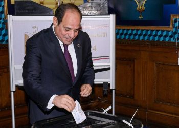 A handout picture released by the Egyptian Presidency on December 10, 2023, shows Egyptian president Abdel Fattah al-Sisi casting his vote in the presidential election at Mustafa Yousry Emmera School in Cairo. The vote in the country of nearly 106 million people will run until December 12, with results expected to be announced on December 18. (Photo by Handout / Egyptian Presidency / AFP) / XGTY / RESTRICTED TO EDITORIAL USE - MANDATORY CREDIT "AFP PHOTO / EGYPTIAN PRESIDENCY" - NO MARKETING NO ADVERTISING CAMPAIGNS - DISTRIBUTED AS A SERVICE TO CLIENTS