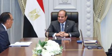 الرئيس السيسي يعقد اجتماعاً مع رئيس مجلس الوزراء ووزير الأوقاف